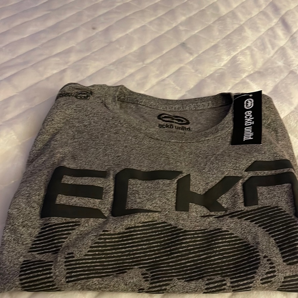 Echo T-shirt.